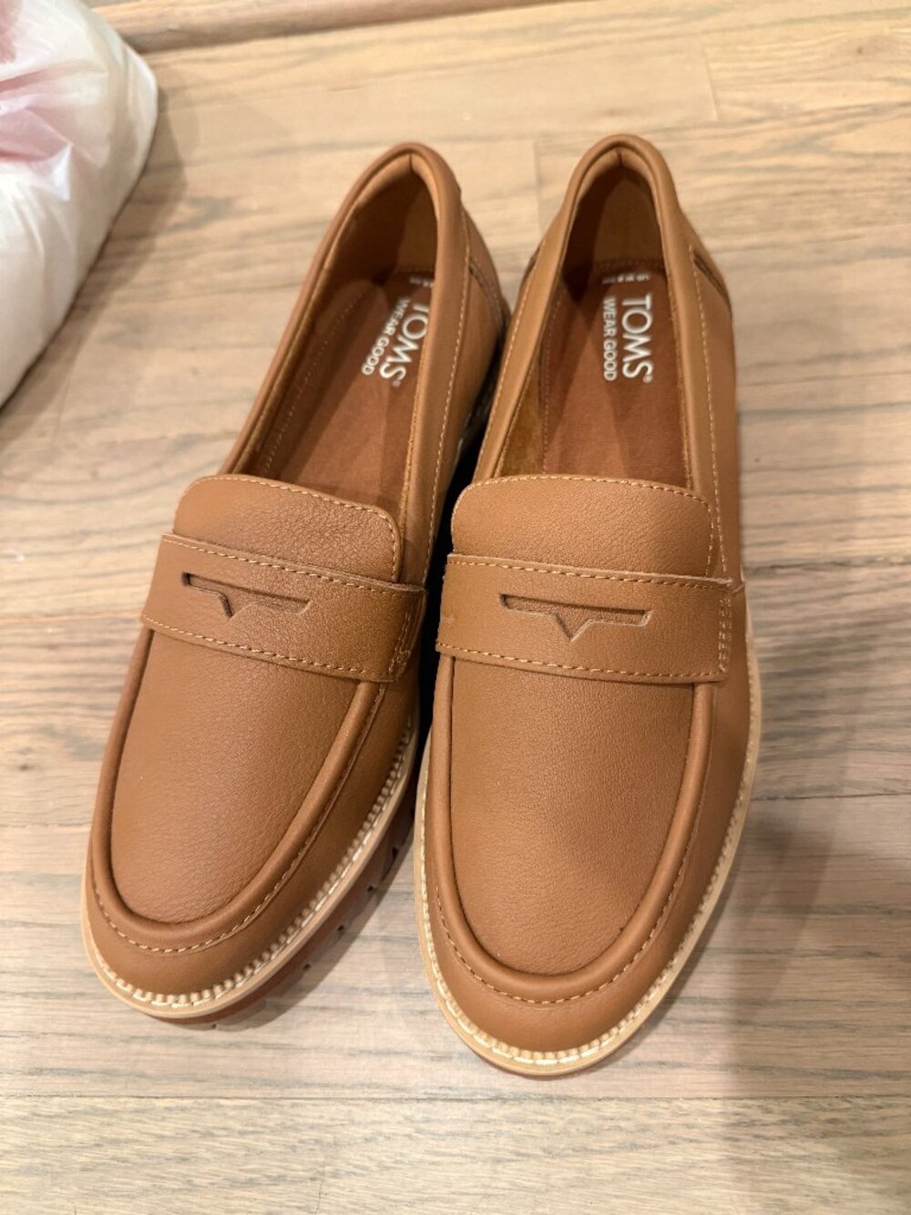 Tom's women's Cara brown loafers